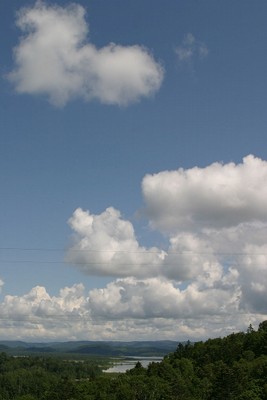朱鞠内湖と雲