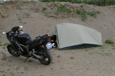 峰浜キャンプ場でテント設営っと
